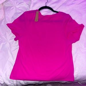 SKIMS fits everybody t-shirt in fuchsia